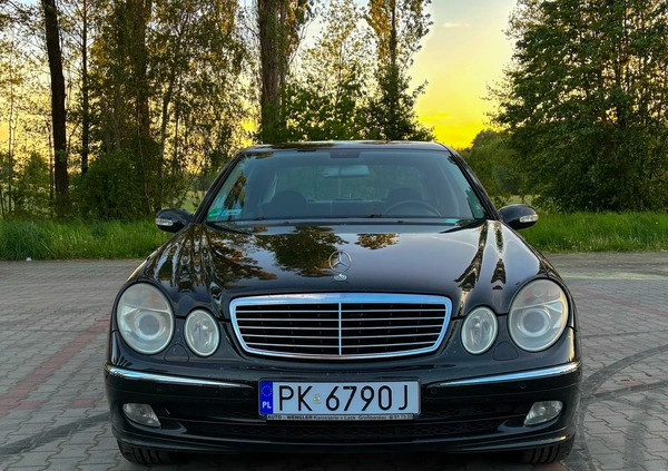 Mercedes-Benz Klasa E cena 27500 przebieg: 334480, rok produkcji 2004 z Łabiszyn małe 137